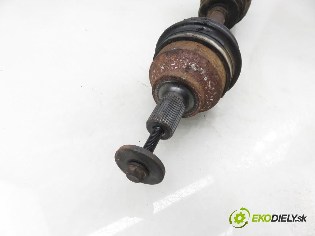 VOLVO V50 (MW) KOMBI 2005 103,00 2.4 - B 5244 S5 2435,00 Poloos PP