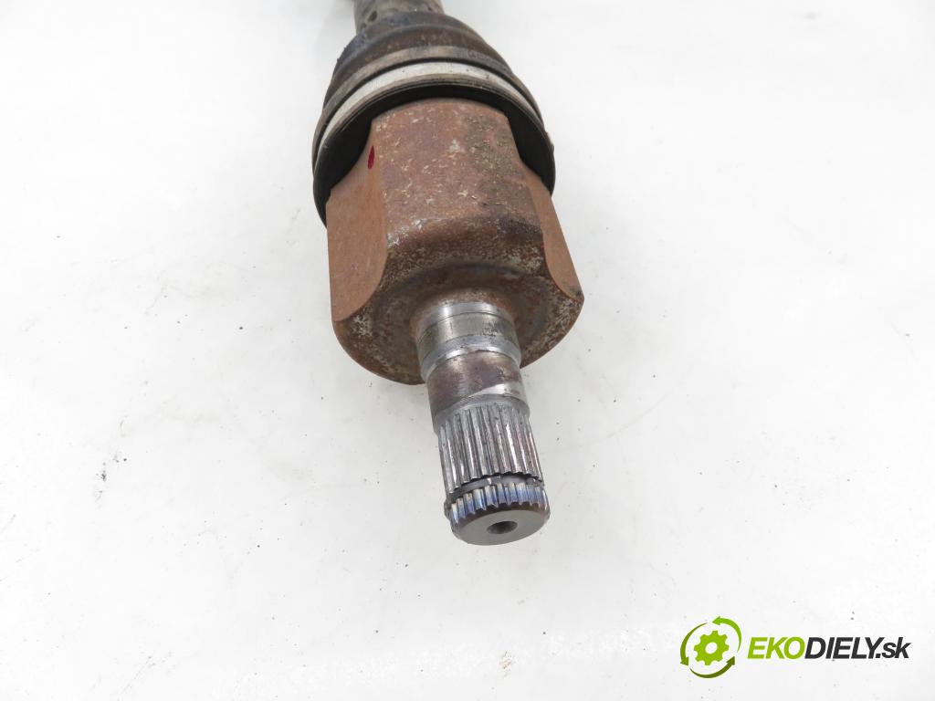 VOLVO V50 (MW) KOMBI 2005 103,00 2.4 - B 5244 S5 2435,00 Poloos LP