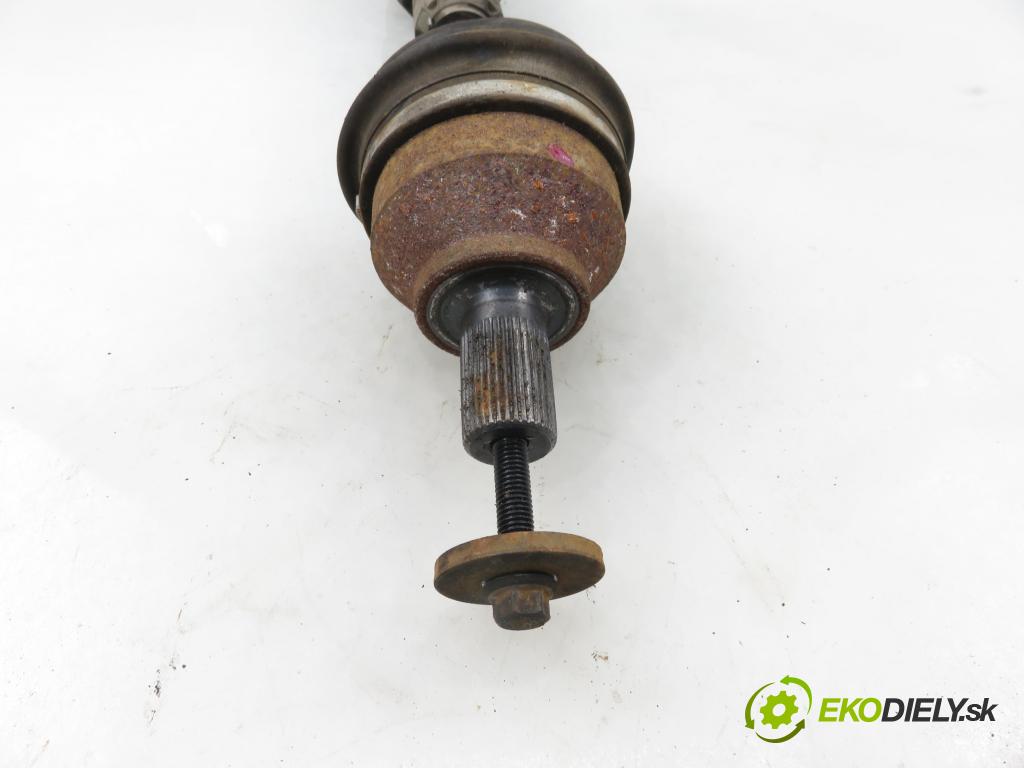 VOLVO V50 (MW) KOMBI 2005 103,00 2.4 - B 5244 S5 2435,00 Poloos LP