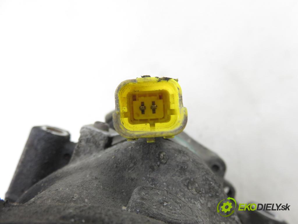 PEUGEOT 307 (3A/C) HB 2003 81,00 1.6 - NFU (TU5JP4) 1587,00 KOMPRESOR: klimatizace  (Kompresor klimatizace)