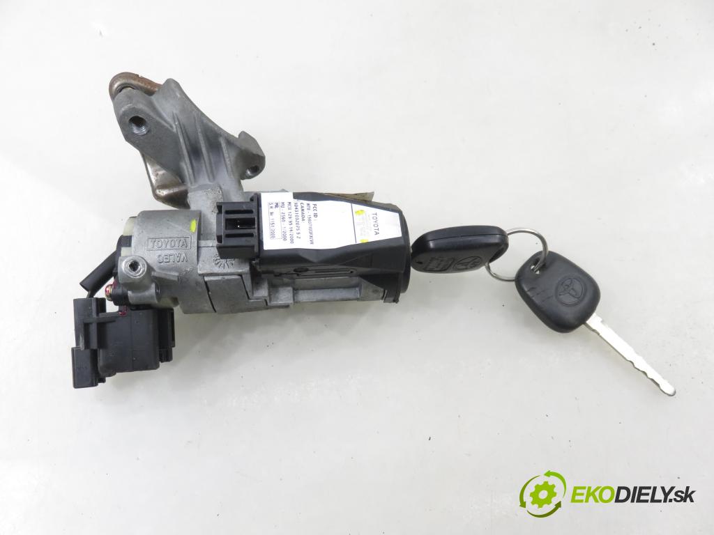 TOYOTA YARIS (_P1_) HB 2004 64,00 1.3 VVTi 87 - 2SZ-FE 1298,00 spínačka 450200D01 ; 897830D010 (Spínací skříňka)