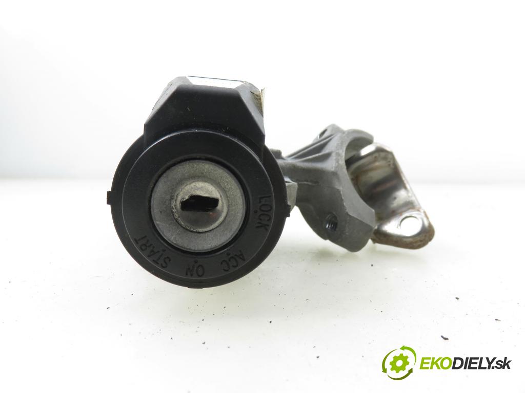 TOYOTA YARIS (_P1_) HB 2004 64,00 1.3 VVTi 87 - 2SZ-FE 1298,00 spínačka 450200D01 ; 897830D010 (Spínací skříňka)