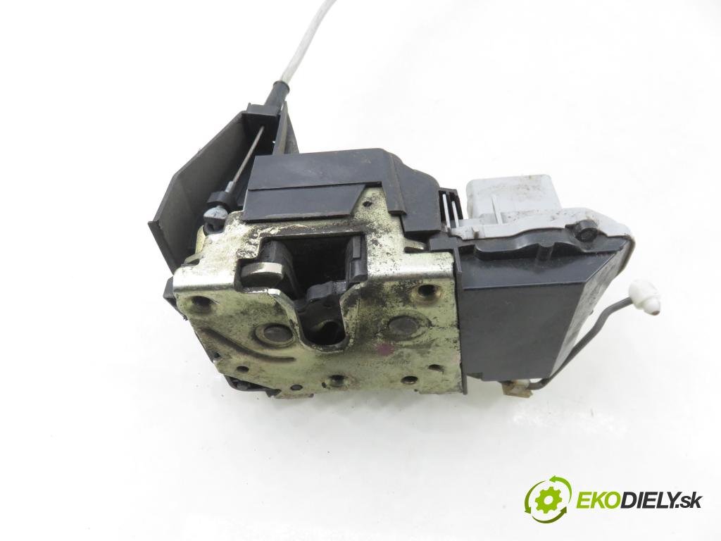 PEUGEOT 307 (3A/C) HB 2003 81,00 1.6 - NFU (TU5JP4) 1587,00 zámok