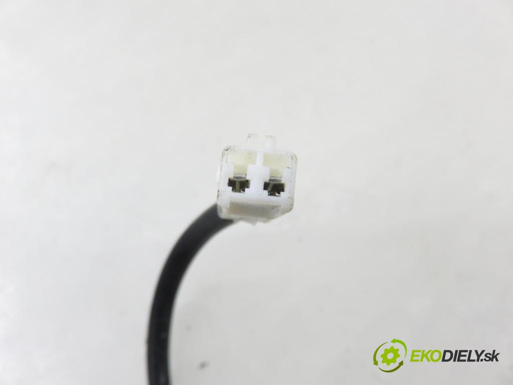 CHEVROLET CAPTIVA (C100, C140) SUV 2007 110,00 2.0 D 4WD 1991,00 zámok dverí kufor EL. 96491181