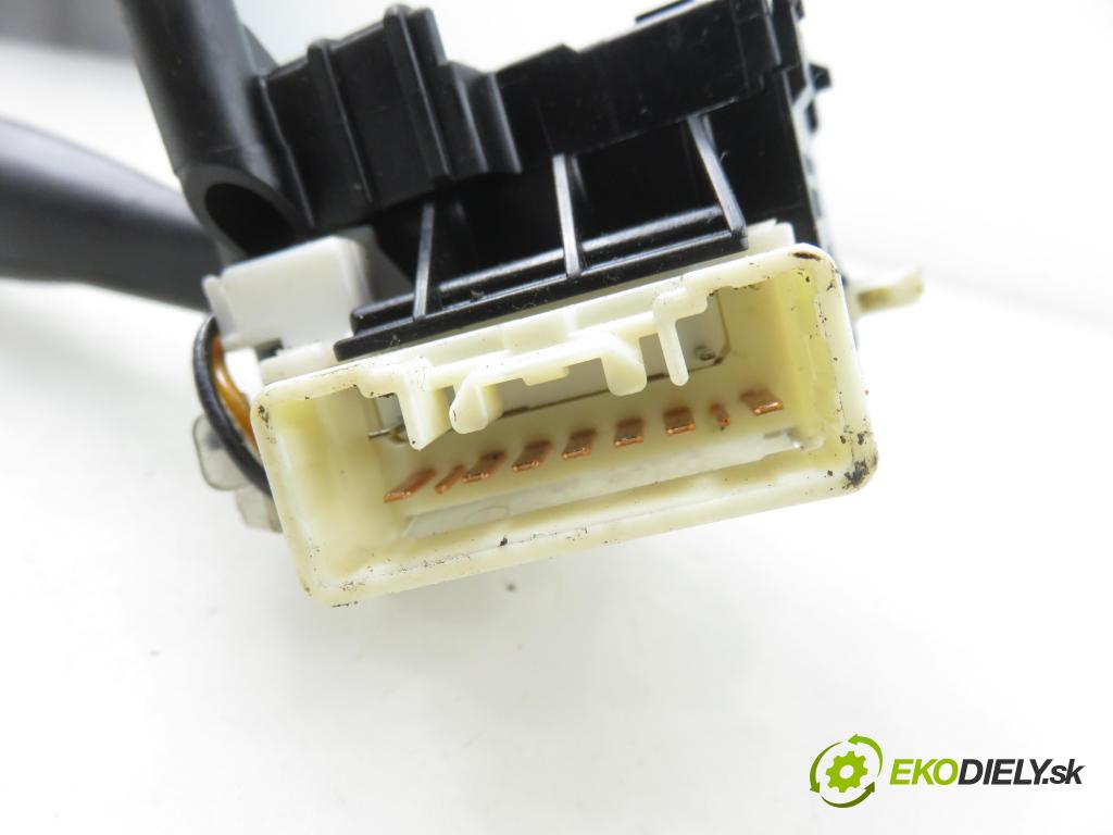 TOYOTA YARIS (_P1_) HB 2002 50,00 1.0 VVT- i 68 - 1SZ-FE 998,00 / páčka ľavá strana 1736482