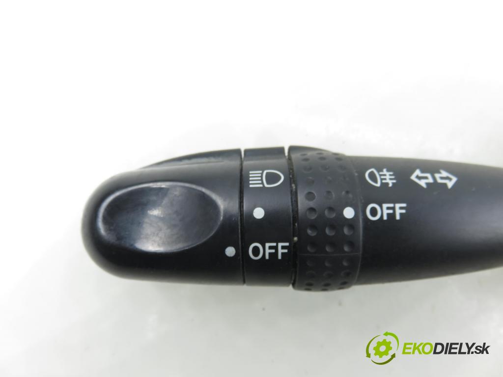 TOYOTA YARIS (_P1_) HB 2004 50,00 1.0 VVT- i 68 - 1SZ-FE 998,00 / ŘAZENÍ / levá strana 173681