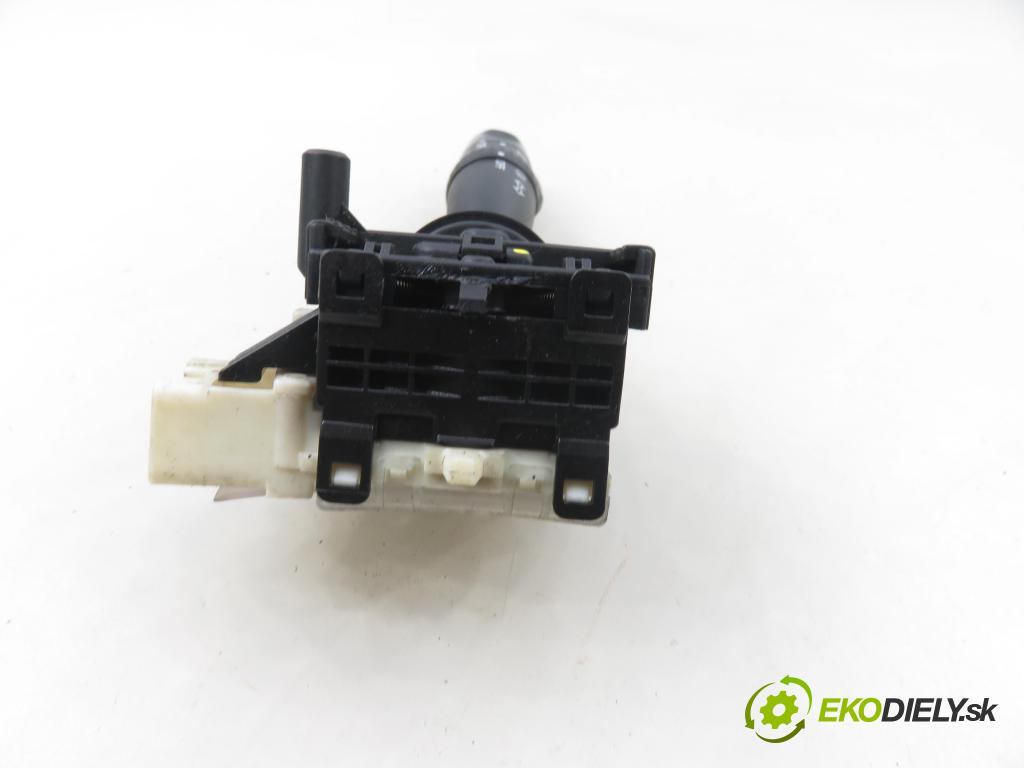 TOYOTA YARIS (_P1_) HB 2004 50,00 1.0 VVT- i 68 - 1SZ-FE 998,00 / ŘAZENÍ / levá strana 173681