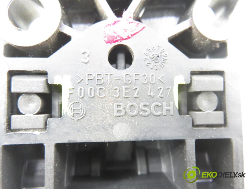 PEUGEOT 307 (3A/C) HB 2003 81,00 1.6 - NFU (TU5JP4) 1587,00 potenciometr plynového pedálu 0280752251 ; 9646702180 ; F00C3E2427 (Potenciometr plynového pedálu)