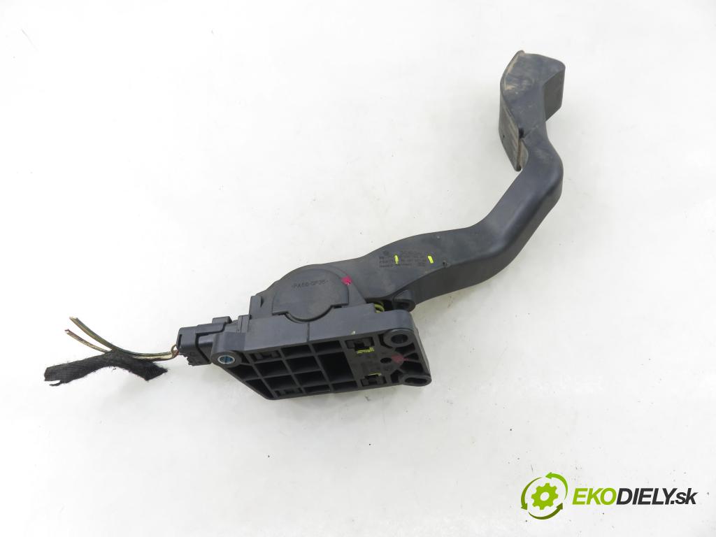 PEUGEOT 307 (3A/C) HB 2003 81,00 1.6 - NFU (TU5JP4) 1587,00 potenciometr plynového pedálu 0280752251 ; 9646702180 ; F00C3E2427 (Potenciometr plynového pedálu)