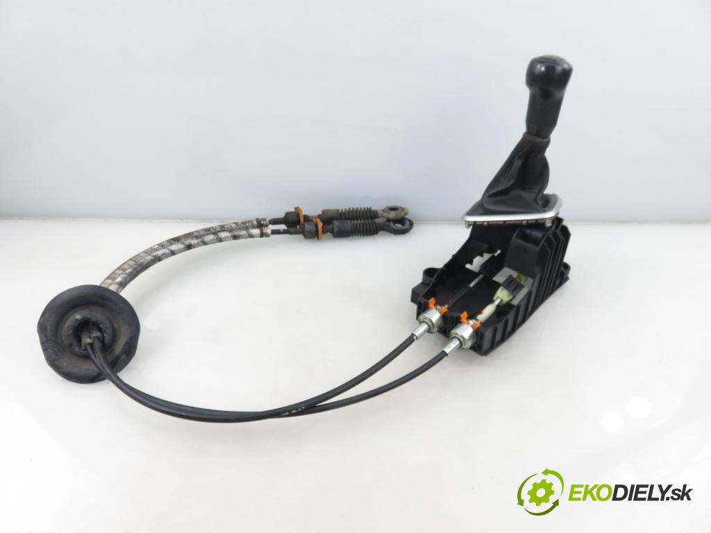 CHEVROLET CAPTIVA (C100, C140) SUV 2007 110,00 2.0 D 4WD 1991,00 ZVEDÁK: 