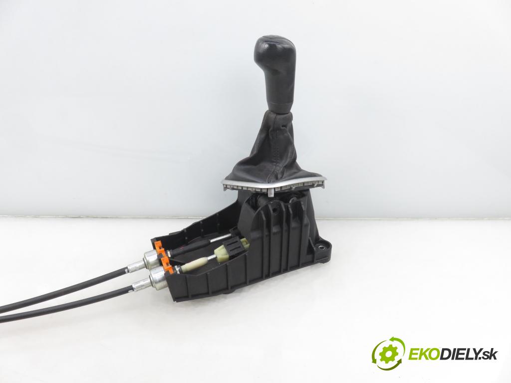 CHEVROLET CAPTIVA (C100, C140) SUV 2007 110,00 2.0 D 4WD 1991,00 ZVEDÁK: