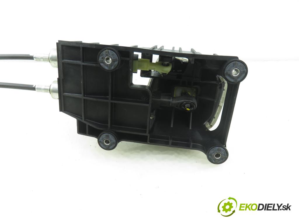 CHEVROLET CAPTIVA (C100, C140) SUV 2007 110,00 2.0 D 4WD 1991,00 ZVEDÁK: