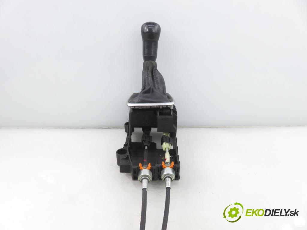 CHEVROLET CAPTIVA (C100, C140) SUV 2007 110,00 2.0 D 4WD 1991,00 ZVEDÁK: