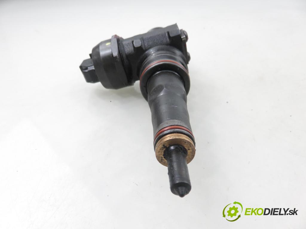 SKODA FABIA I (6Y2) HB 2003 74,00 1.9 TDI PD 100 - ATD 1896,00 vstříkovač 038130073AJ ; 0414720037 (Vstřikovač paliva)