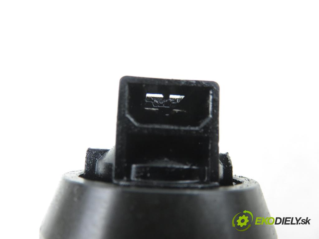 SKODA FABIA I (6Y2) HB 2003 74,00 1.9 TDI PD 100 - ATD 1896,00 vstříkovač 038130073AJ ; 0414720037 (Vstřikovač paliva)