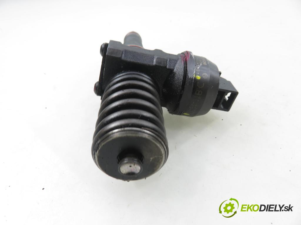 SKODA FABIA I (6Y2) HB 2003 74,00 1.9 TDI PD 100 - ATD 1896,00 vstříkovač 038130073AJ ; 0414720037 (Vstřikovač paliva)