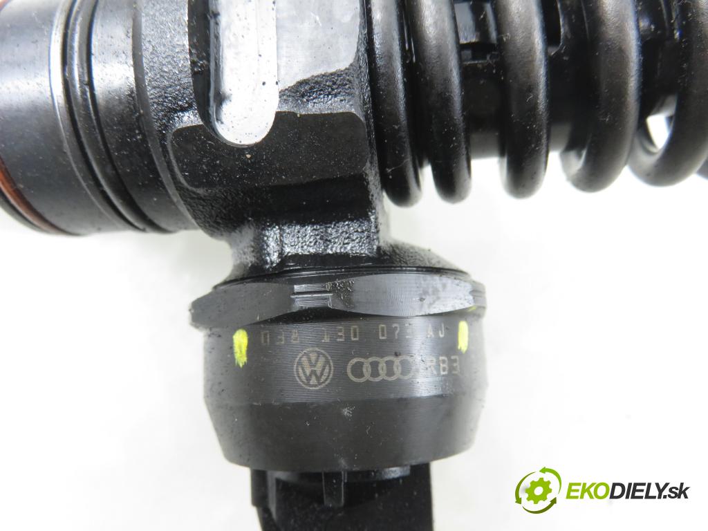 SKODA FABIA I (6Y2) HB 2003 74,00 1.9 TDI PD 100 - ATD 1896,00 Vstrekovač 038130073AJ ; 0414720037 (Vstrekovač paliva)