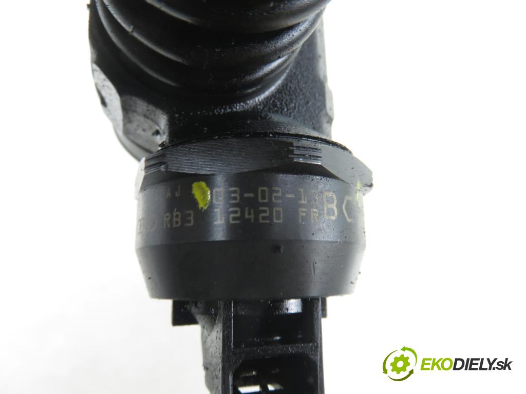 SKODA FABIA I (6Y2) HB 2003 74,00 1.9 TDI PD 100 - ATD 1896,00 vstříkovač 038130073AJ ; 0414720037 (Vstřikovač paliva)