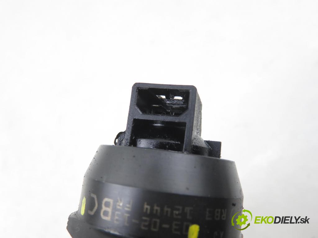 SKODA FABIA I (6Y2) HB 2003 74,00 1.9 TDI PD 100 - ATD 1896,00 vstříkovač 038130073AJ ; 0414720037 (Vstřikovač paliva)