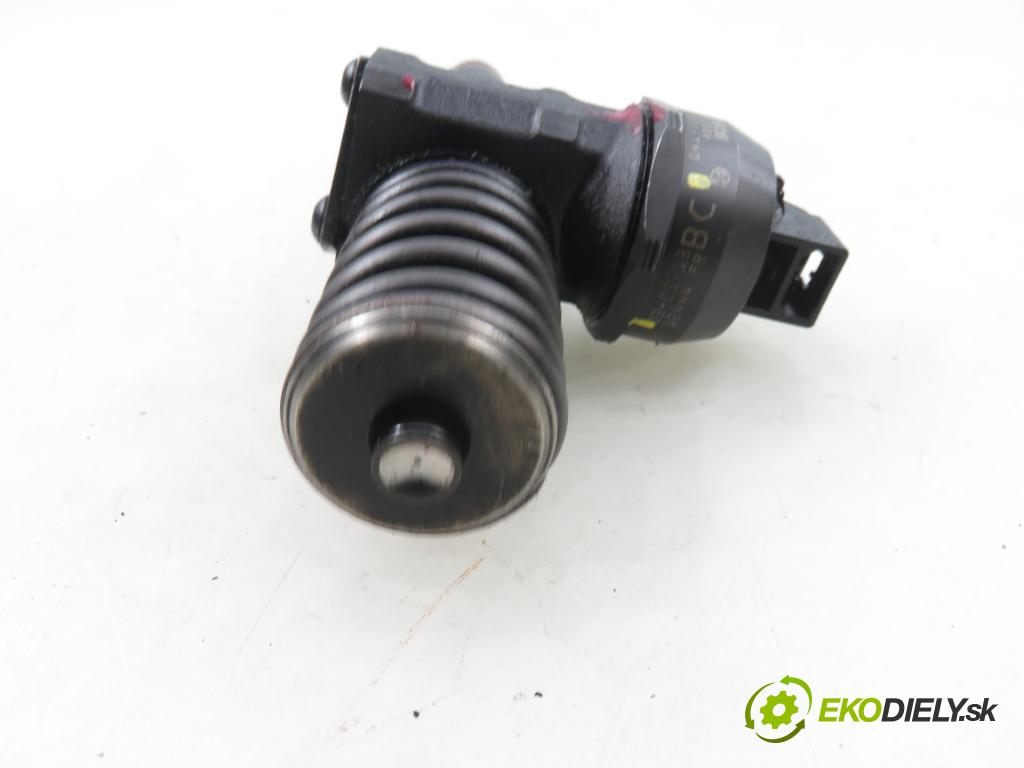 SKODA FABIA I (6Y2) HB 2003 74,00 1.9 TDI PD 100 - ATD 1896,00 vstříkovač 038130073AJ ; 0414720037 (Vstřikovač paliva)