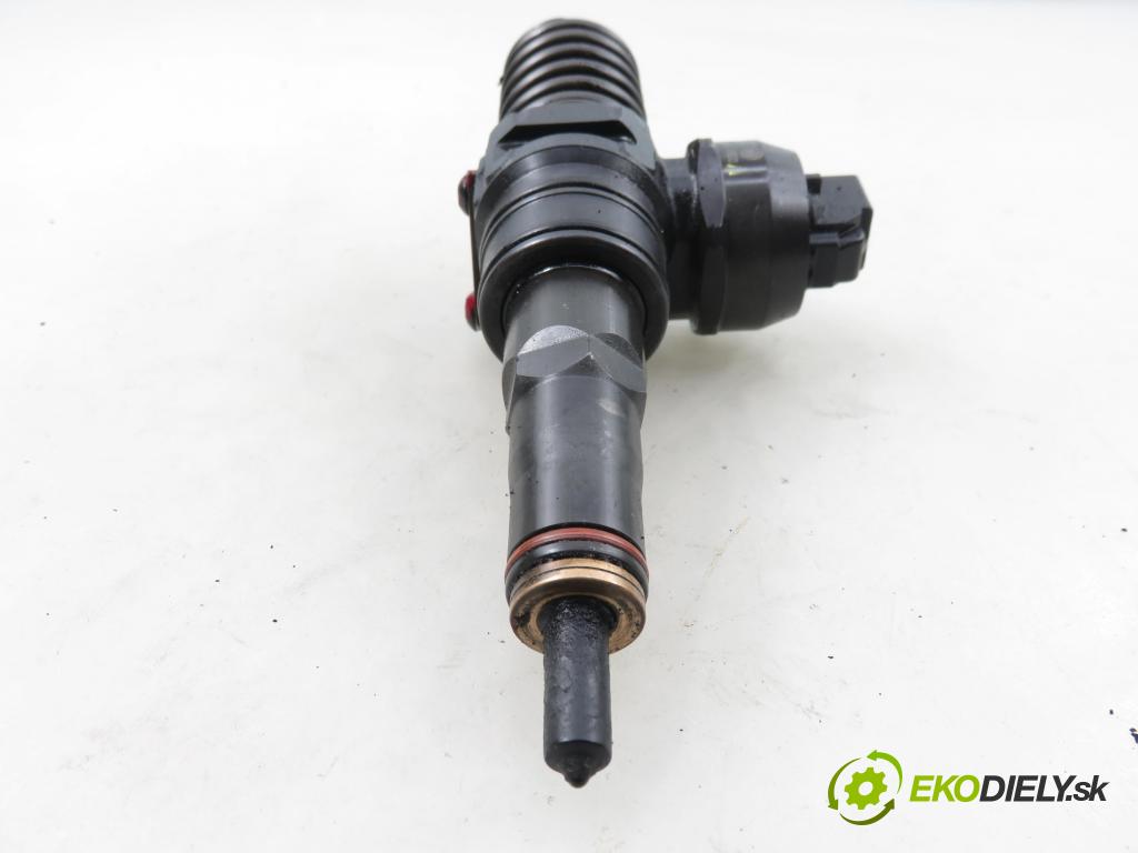 VW TOURAN (1T1, 1T2) MINIVAN 2004 74,00 1.9 TDI PD 100 - AVQ 1896,00 vstříkovač 038130073AG ; 0414720215 (Vstřikovač paliva)