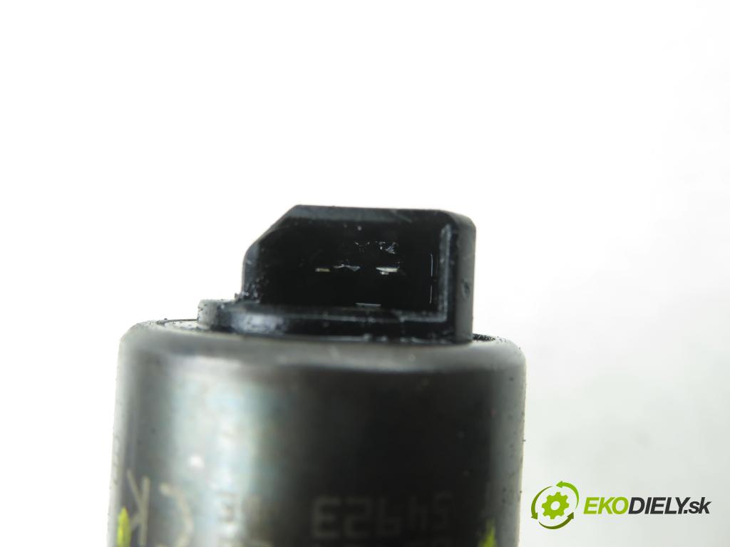 AUDI A3 (8P1) HB 2003 103,00 2.0 TDI PD 16V 140 1968,00 Vstrekovač 03G130073B ; 0414720402 (Vstrekovač paliva)