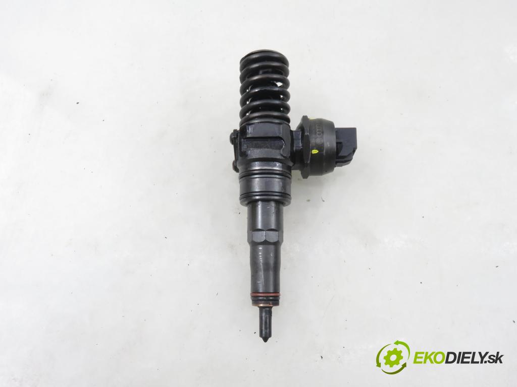 SEAT LEON (1P1) HB 2007 77,00 1.9 TDI - BLS 1896,00 Vstrekovač 038130073BN ; 0414720313 (Vstrekovač paliva)