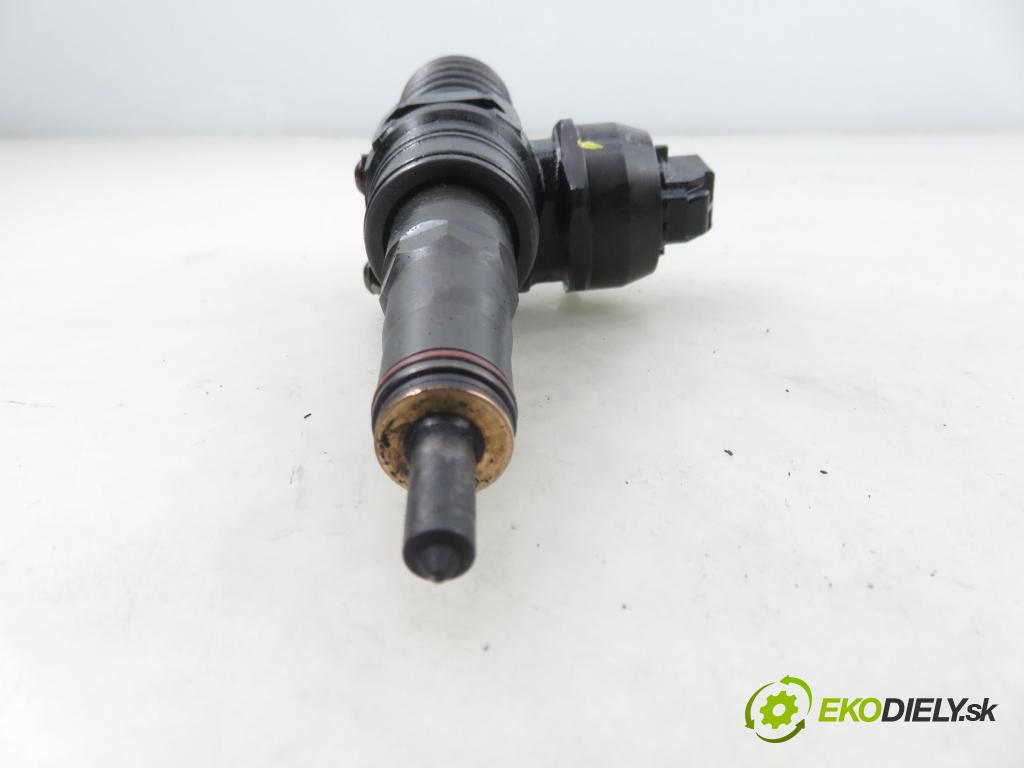 SEAT LEON (1P1) HB 2007 77,00 1.9 TDI - BLS 1896,00 vstříkovač 038130073BN ; 0414720313 (Vstřikovač paliva)