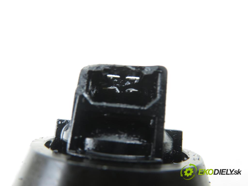 SEAT LEON (1P1) HB 2007 77,00 1.9 TDI - BLS 1896,00 vstříkovač 038130073BN ; 0414720313 (Vstřikovač paliva)