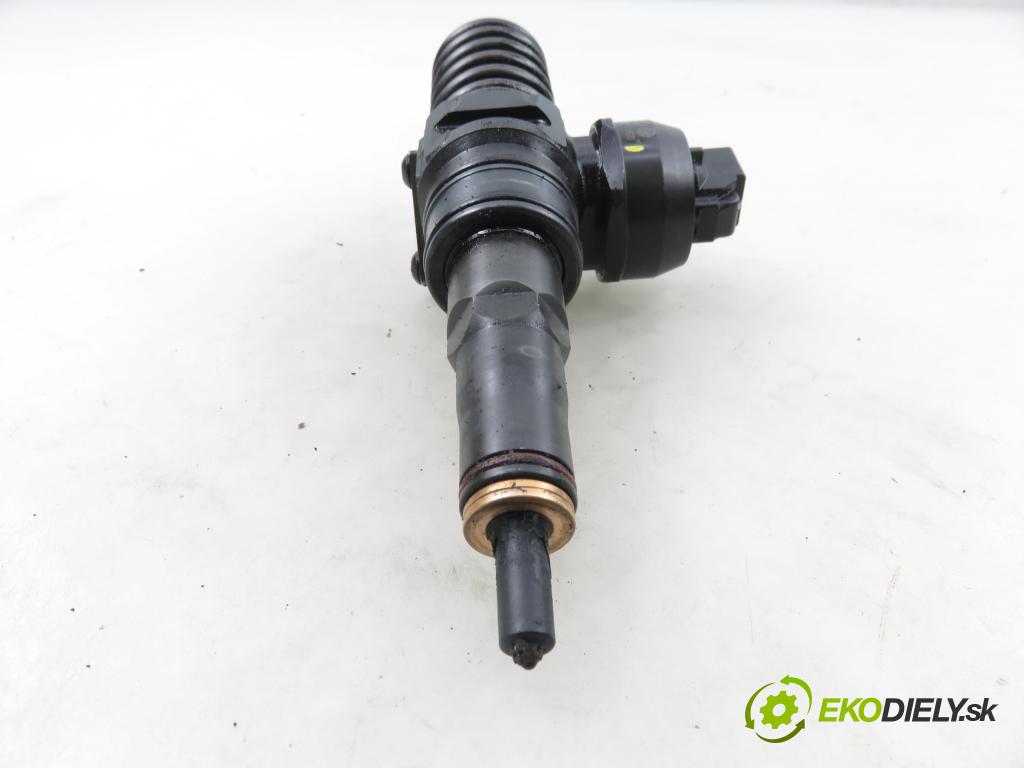 VW TOURAN (1T1, 1T2) MINIVAN 2004 74,00 1.9 TDI PD 100 - AVQ 1896,00 vstříkovač 038130073AG ; 0414720215 (Vstřikovač paliva)