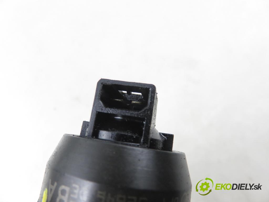 VW TOURAN (1T1, 1T2) MINIVAN 2004 74,00 1.9 TDI PD 100 - AVQ 1896,00 vstříkovač 038130073AG ; 0414720215 (Vstřikovač paliva)