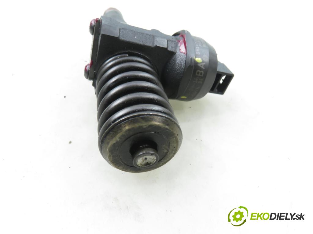 VW TOURAN (1T1, 1T2) MINIVAN 2004 74,00 1.9 TDI PD 100 - AVQ 1896,00 vstříkovač 038130073AG ; 0414720215 (Vstřikovač paliva)