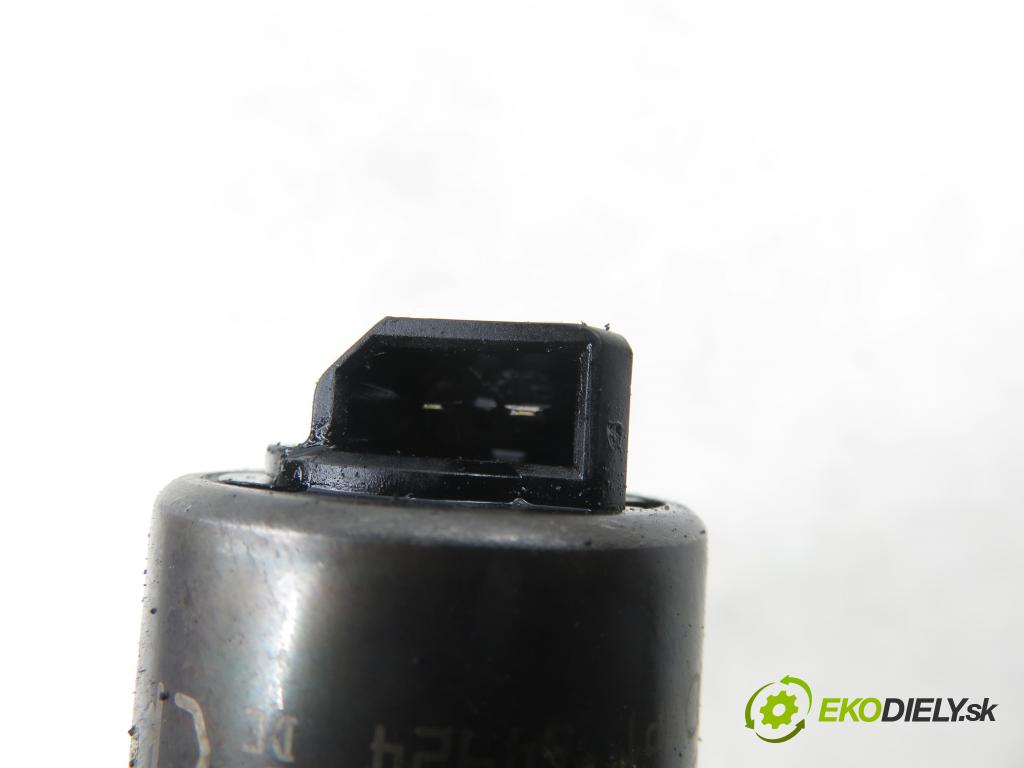 AUDI A3 (8P1) HB 2003 103,00 2.0 TDI PD 16V 140 1968,00 Vstrekovač 03G130073B ; 0414720402 (Vstrekovač paliva)