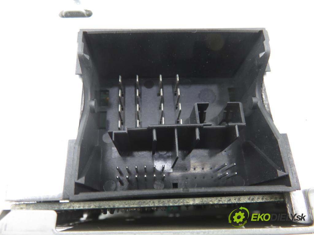 FORD TRANSIT Furgon (FA_ _) FURGON 2011 92,00 2.2 TDCi - CYFB 2198,00 RADIO CD 8C1T18C815AD