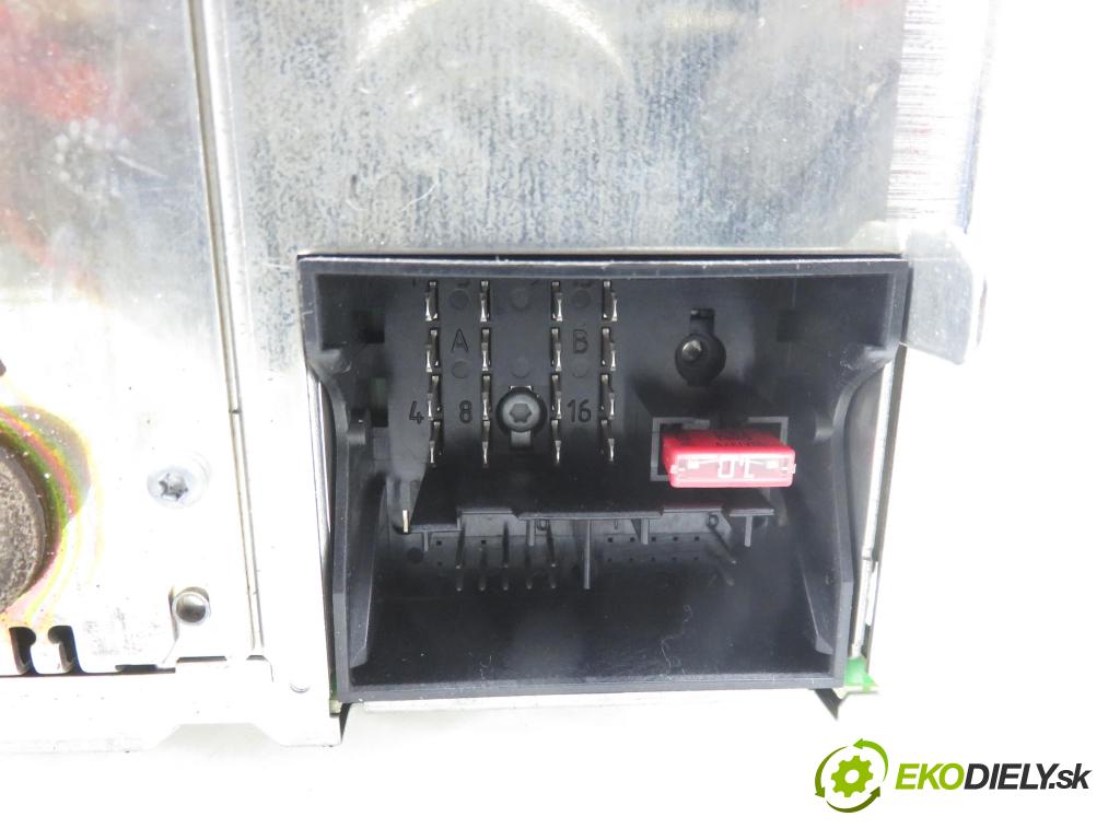 VW POLO (9N_) HB 2006 40,00 1.2 - BMD 1198,00 RADIO 6Q0035152A