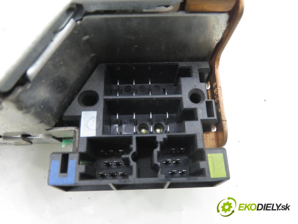 RENAULT MASTER II Skrzynia (FD) FURGON 2004 84,00 2.5 dCi 120 - G9U 724 2464,00 RADIO 8200057681B