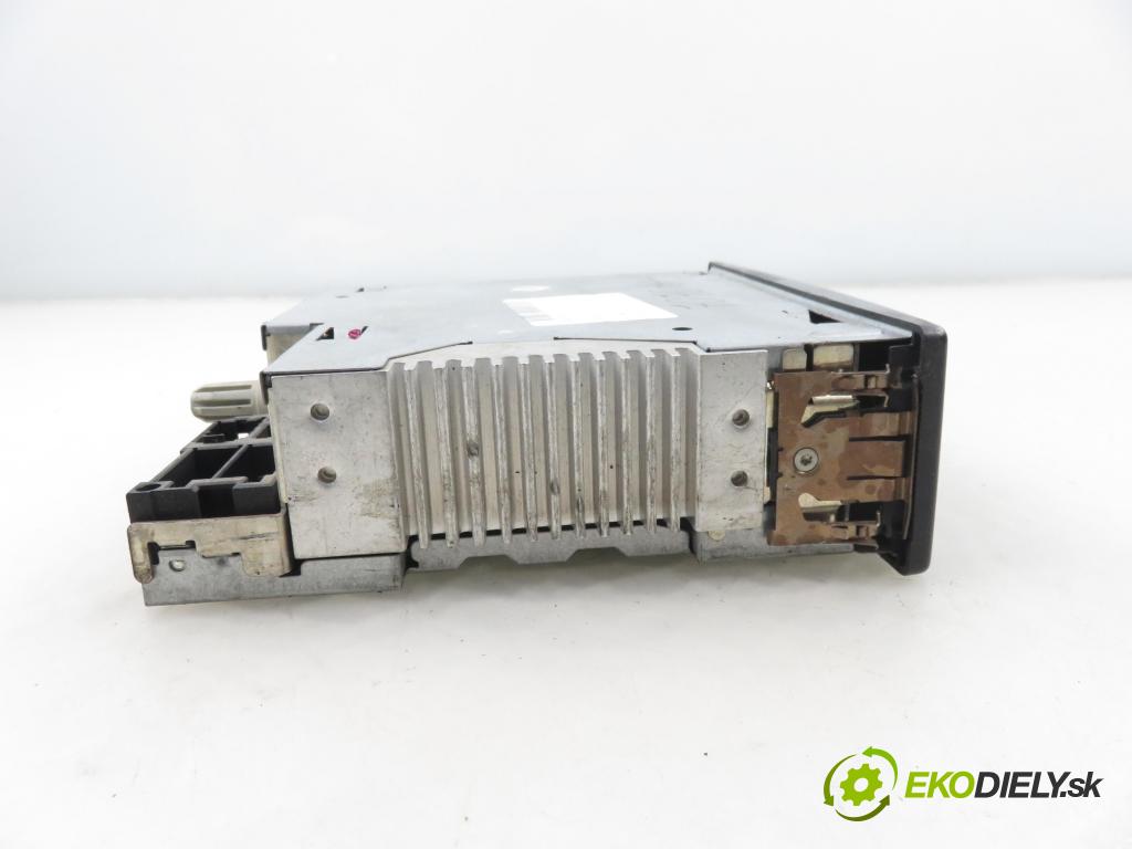 RENAULT ESPACE IV (JK0/1_) MINIVAN 2007 100,00 2.0 (JK09) - F4R 792 1998,00 RADIO 8200622634B