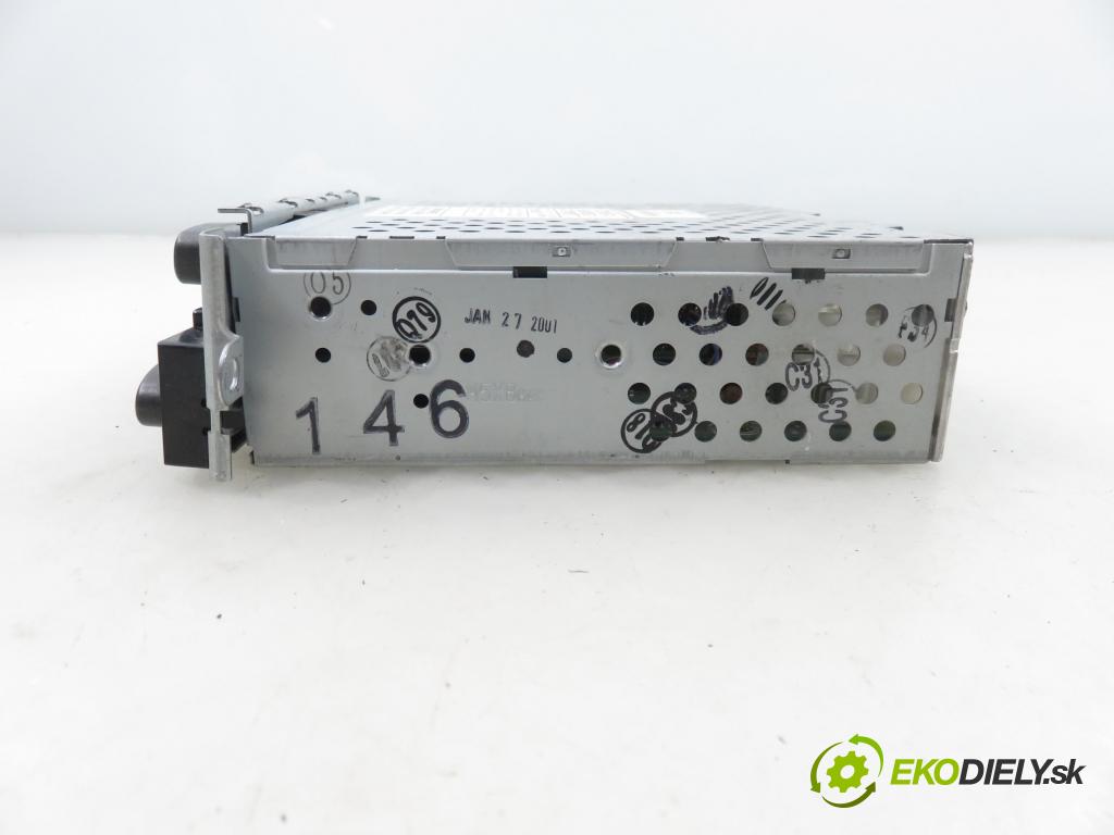 TOYOTA YARIS (_P1_) HB 2001 50,00 1.0 VVT- i 68 - 1SZ-FE 998,00 RADIO 8612052021