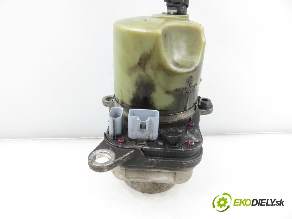 VOLVO V50 (MW) KOMBI 2005 103,00 2.4 - B 5244 S5 2435,00 Pumpa servočerpadlo 30714074 ; 4N513K514DJ