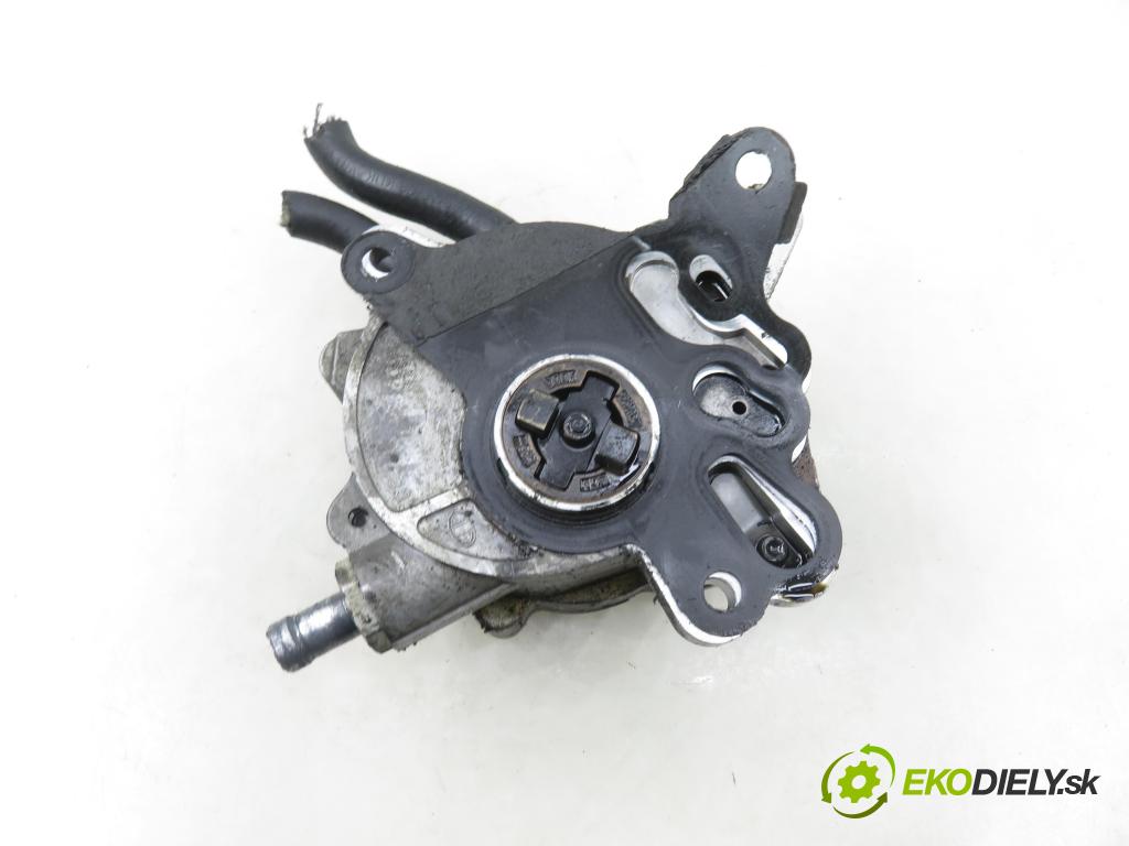 AUDI A3 (8P1) HB 2003 103,00 2.0 TDI PD 16V 140 1968,00 Pumpa vákuová 03G145209C