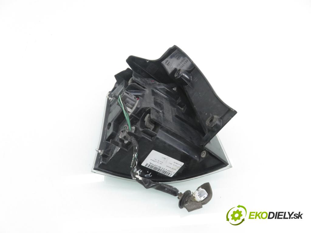 MITSUBISHI OUTLANDER II (CW_W) SUV 2007 103,00 2.0 DI-D 140 - BSY (Volkswagen Group) 1968,00 Svetlo pravé zadné 22087813