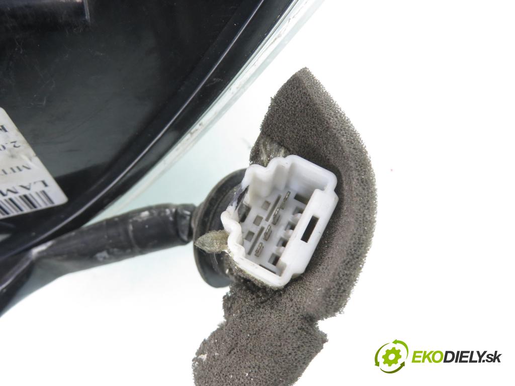 MITSUBISHI OUTLANDER II (CW_W) SUV 2007 103,00 2.0 DI-D 140 - BSY (Volkswagen Group) 1968,00 Svetlo pravé zadné 22087813