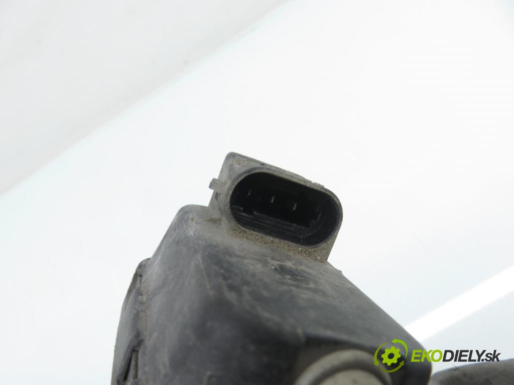 RENAULT TRAFIC II Skrzynia (FL) FURGON 2002 74,00 1.9 dCi - F9Q 760 1870,00 Svetlo LP 7700311371 ; 91165719