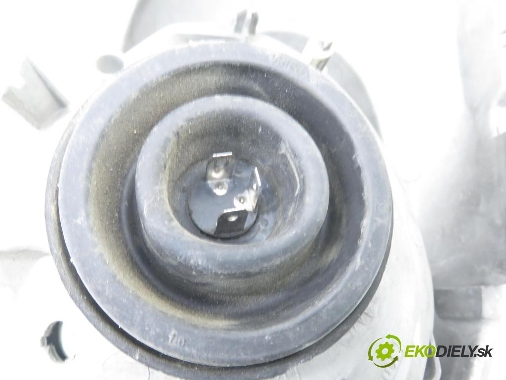 RENAULT TRAFIC II Skrzynia (FL) FURGON 2002 74,00 1.9 dCi - F9Q 760 1870,00 Svetlo LP 7700311371 ; 91165719