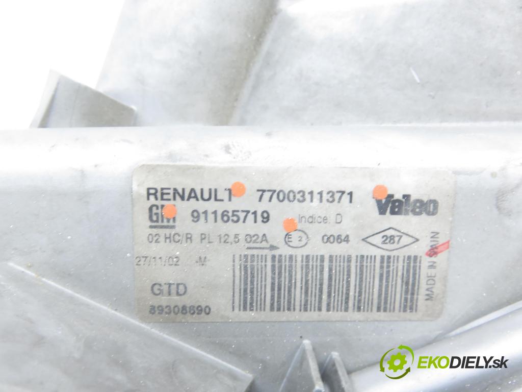 RENAULT TRAFIC II Skrzynia (FL) FURGON 2002 74,00 1.9 dCi - F9Q 760 1870,00 Svetlo LP 7700311371 ; 91165719