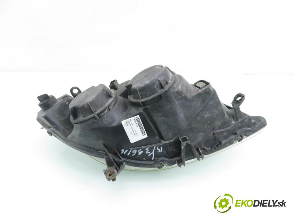 PEUGEOT 307 (3A/C) HB 2002 66,00 2.0 HDi 90 - RHY (DW10TD) 1997,00 světlo LP