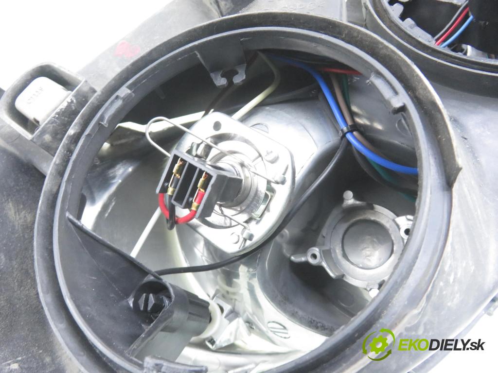 PEUGEOT 307 (3A/C) HB 2002 66,00 2.0 HDi 90 - RHY (DW10TD) 1997,00 světlo LP