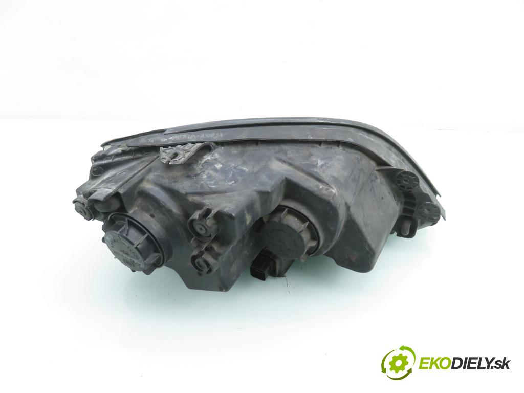 KIA SORENTO I (JC) SUV 2003 103,00 2.5 CRDi 140 - D4CB 2497,00 Svetlo LP