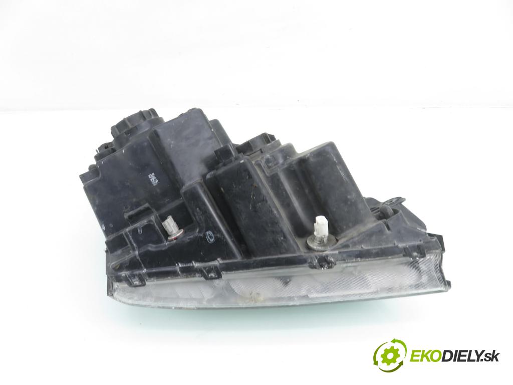 KIA SORENTO I (JC) SUV 2003 103,00 2.5 CRDi 140 - D4CB 2497,00 Svetlo LP