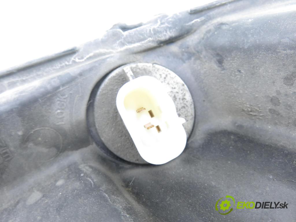 KIA SORENTO I (JC) SUV 2003 103,00 2.5 CRDi 140 - D4CB 2497,00 Svetlo LP